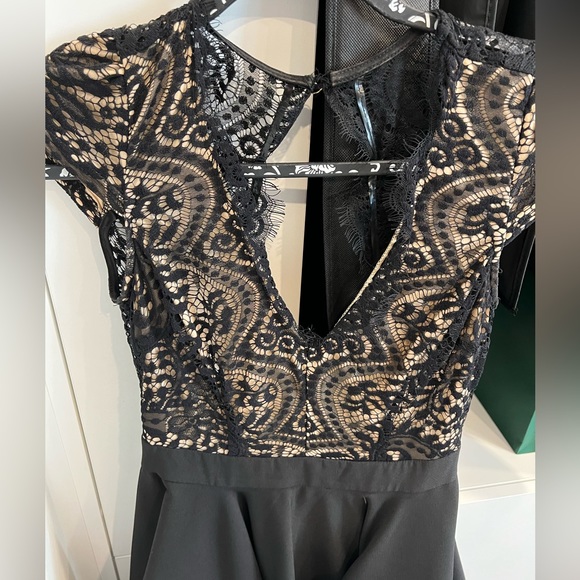 Black lace dress - Picture 4 of 5